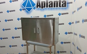 Полка кухонная закрытая с распашными дверями