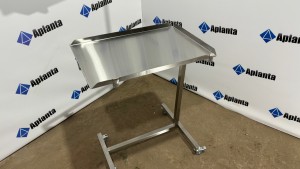 Столик пересувний з регулюванням по висоті